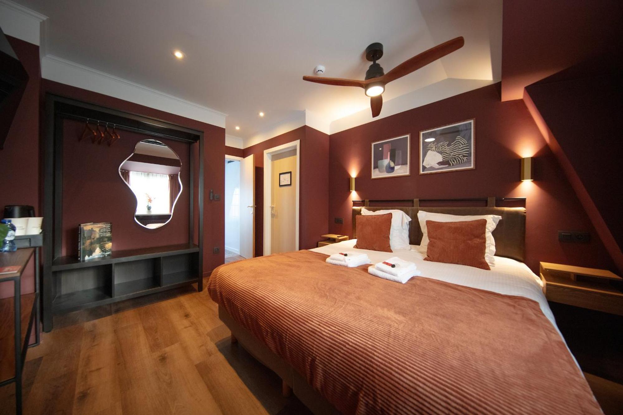 Hotel Gillis Eight By Romy&travis Brügge